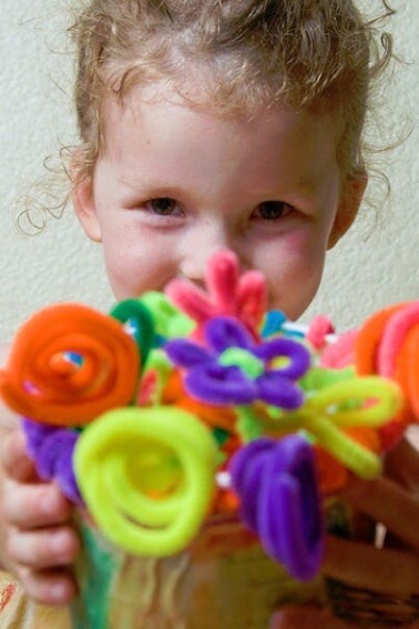 Easy! How to Make Pipe Cleaner Flowers - Kids Activities Blog